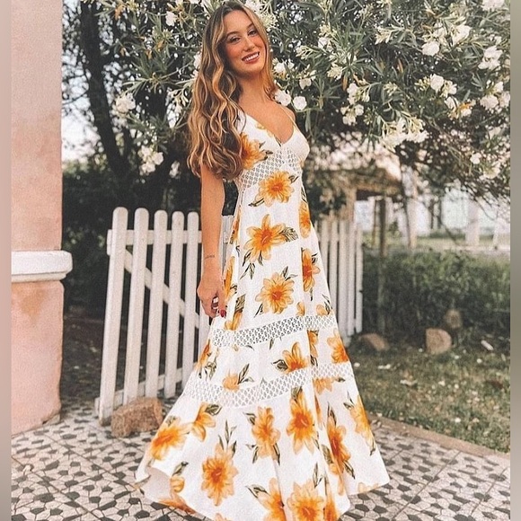 FARM Rio Dresses & Skirts - NWT Farm Rio Menina de Flor Maxi Dress